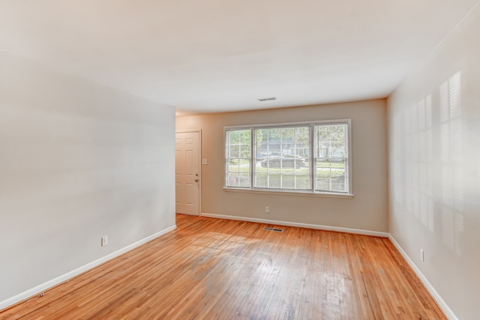 Building Photo - 744 Vaughn Cir