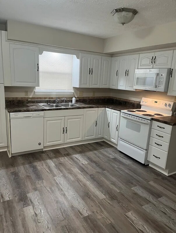 Building Photo - 285 Rosemont Garden