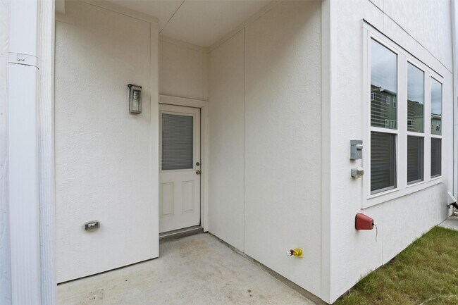 Building Photo - 11404 Irish River Dr