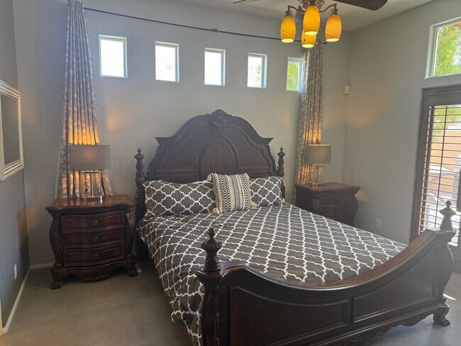 Building Photo - 54610 Avenida Alvarado