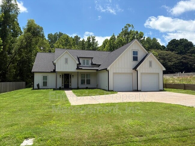 Building Photo - 239 McLaughlin Dr
