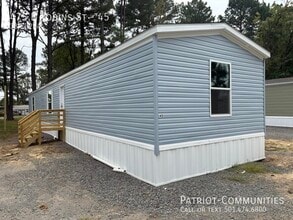 Building Photo - 475 E Robins St