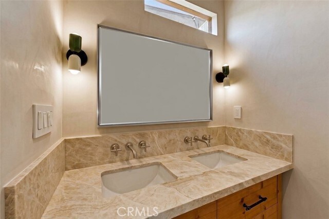 Building Photo - 3858 Alta Mesa Dr