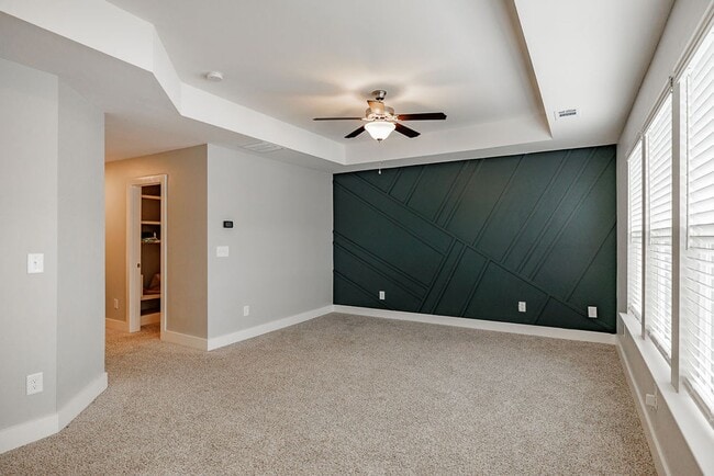 Building Photo - Townhome Available Now in the Towns of Aub...