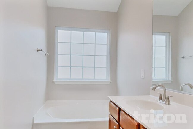 Building Photo - 4103 Laurel Creek Dr