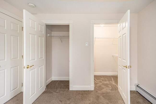 Building Photo - Almont Terrace Apartments