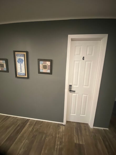 Primary Photo - 111 Audubon Ave