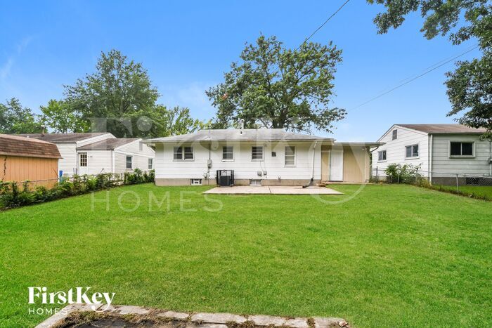 Building Photo - 665 Mark Twain Dr