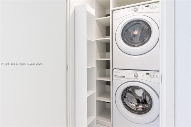 Building Photo - 1300 Brickell Bay Dr