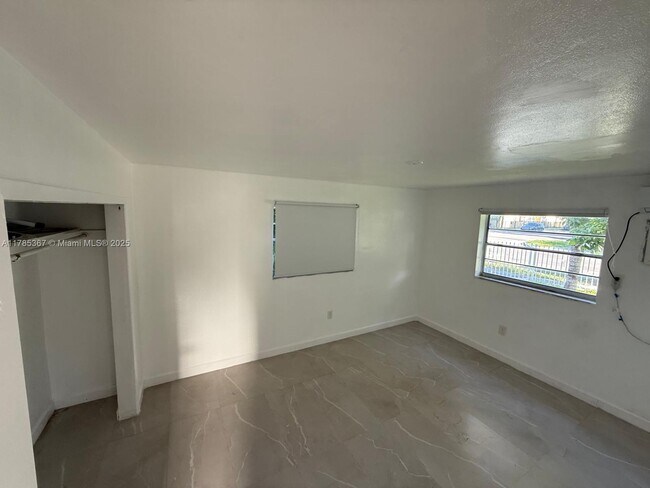 Building Photo - 2400 NW 25th Ave