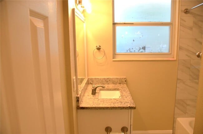 Building Photo - 1108 Flamingo Dr