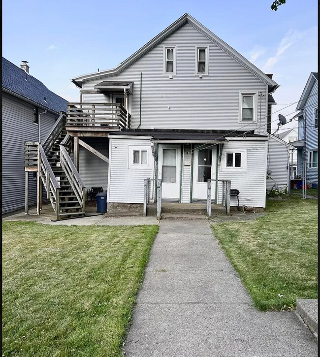 Building Photo - 329 N Lincoln Ave