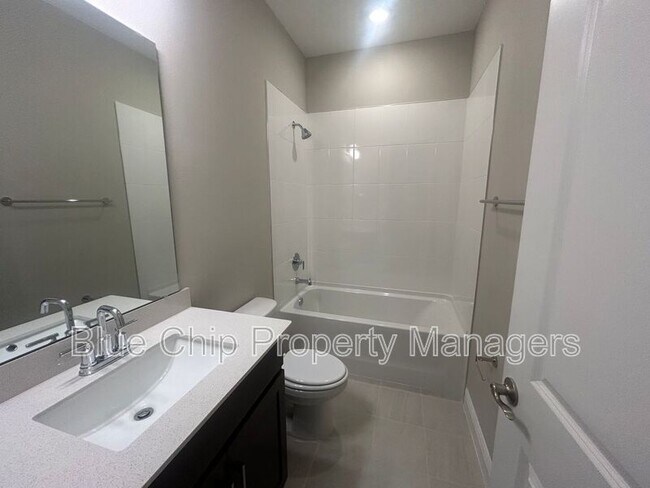 Building Photo - 1125 British Cir