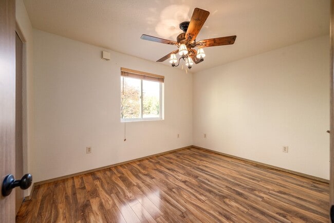 Building Photo - 3 BEDROOM | 2 BATHROOM | 2 CAR GARAGE | AI...