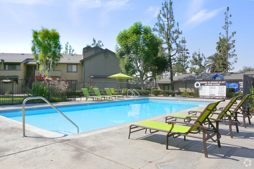 Stonegate Riverside, CA Apartment Finder
