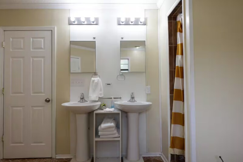 Building Photo - 608 Snell Bridge Rd