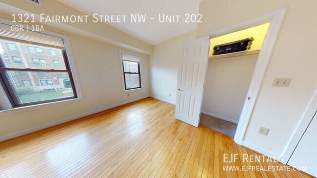 Building Photo - 1321 Fairmont St NW