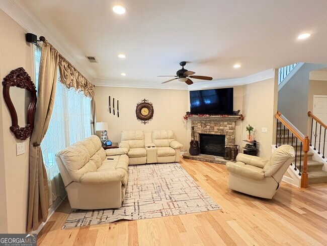 Building Photo - 5510 Ivy Nole