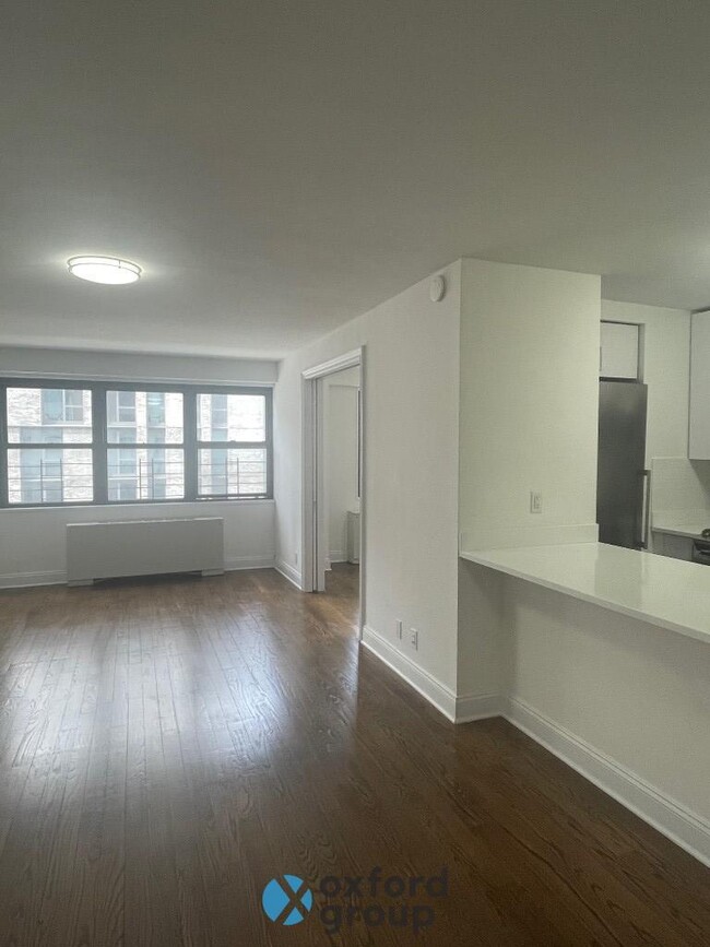Building Photo - 3 bedroom in NEW YORK NY 10128