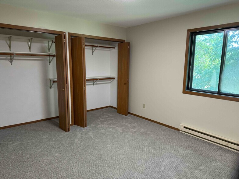 Building Photo - 1011 Boxelder Ave