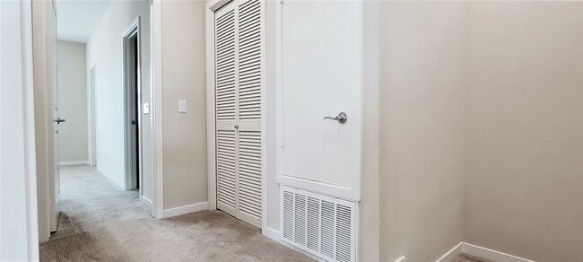 Building Photo - 2 Adelfa St