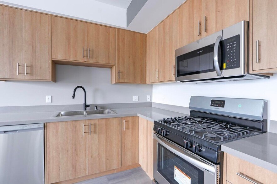 Building Photo - 11155 Huston St