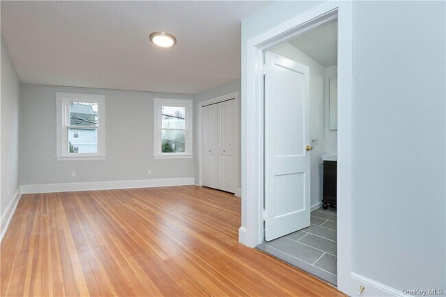 Building Photo - 167 Brook St