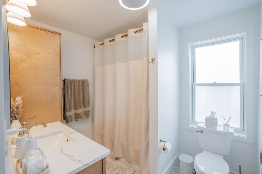 Building Photo - 417 Vanderslice St