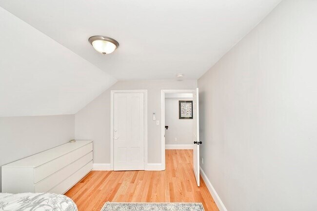 Building Photo - 938 Norwest Dr
