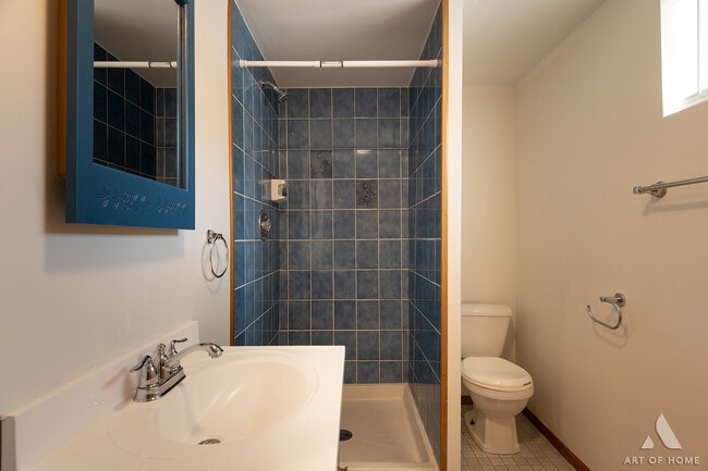 Building Photo - 9416 80th Ct