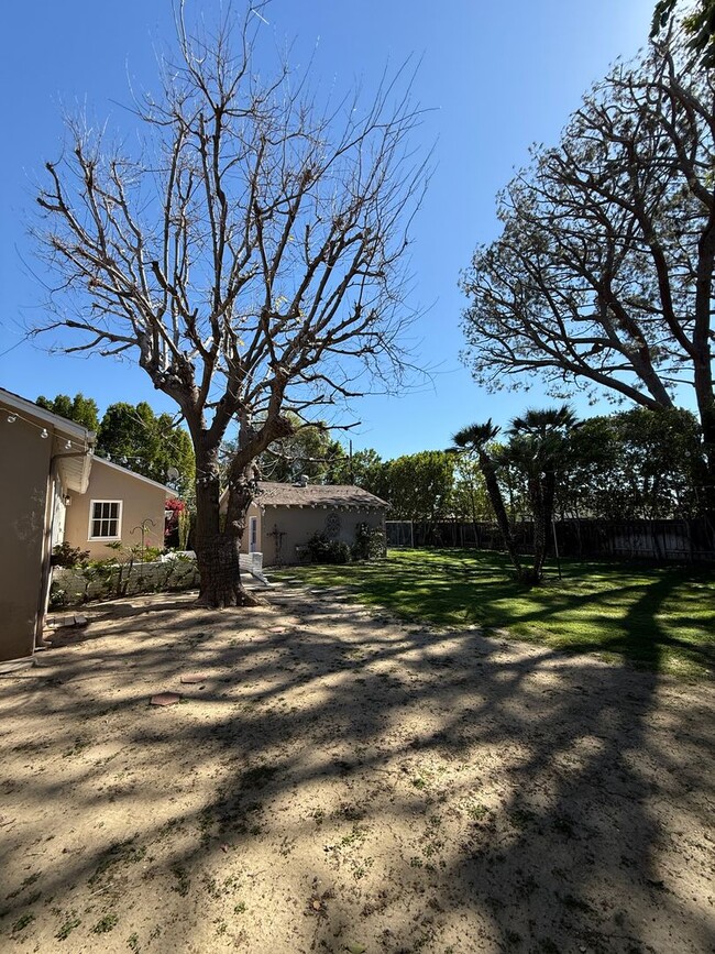 Building Photo - Beautiful, Ranch-Style, 4 Bedroom, 2 Bathr...