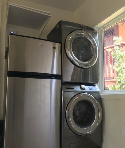 Brand new refrigerator, washer/dryer - 1237 N Commonwealth Ave