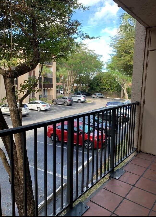 Building Photo - 14501 N Kendall Dr