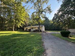 Building Photo - 3633 Thomasville Rd