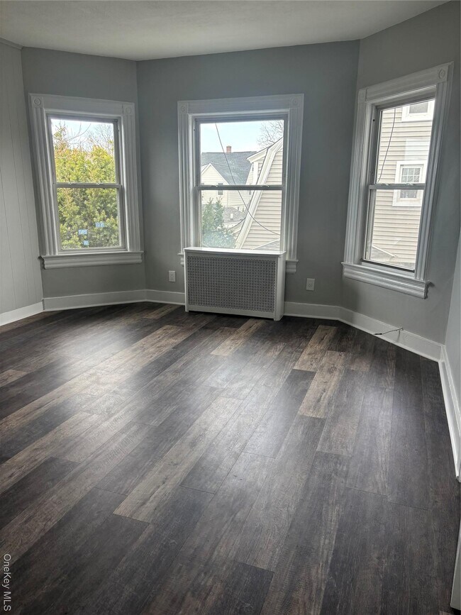 Building Photo - 19 Garfield Pl