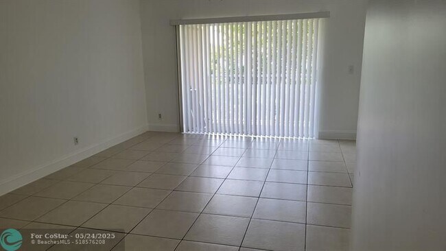 Building Photo - 3798 N University Dr