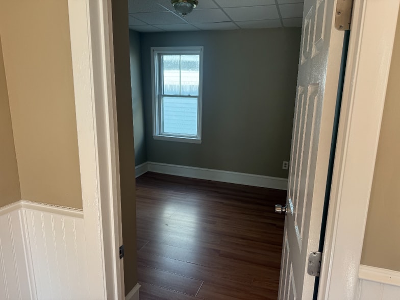 Building Photo - 538 Alden St