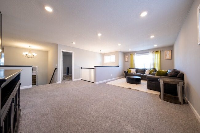 Building Photo - 6668 Coach House Ln