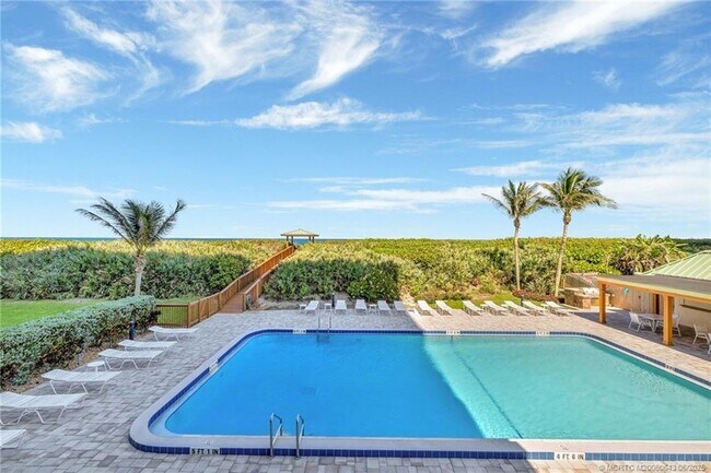Building Photo - 10000 S Ocean Dr