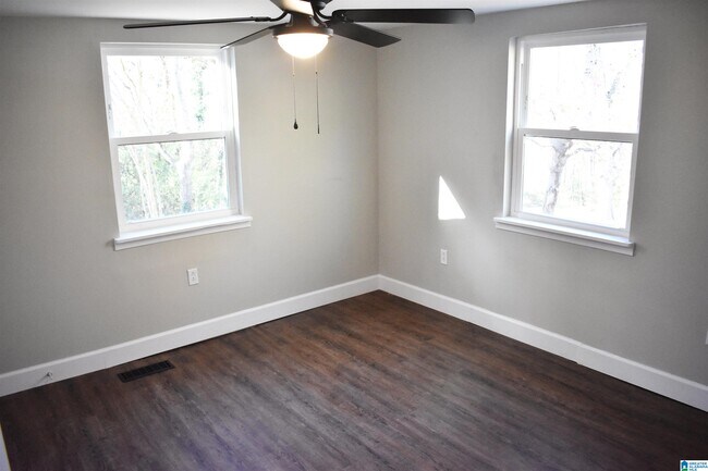 Building Photo - 144 2nd St NW