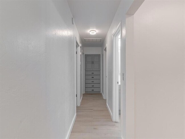 Building Photo - 1305 Apollo Rd