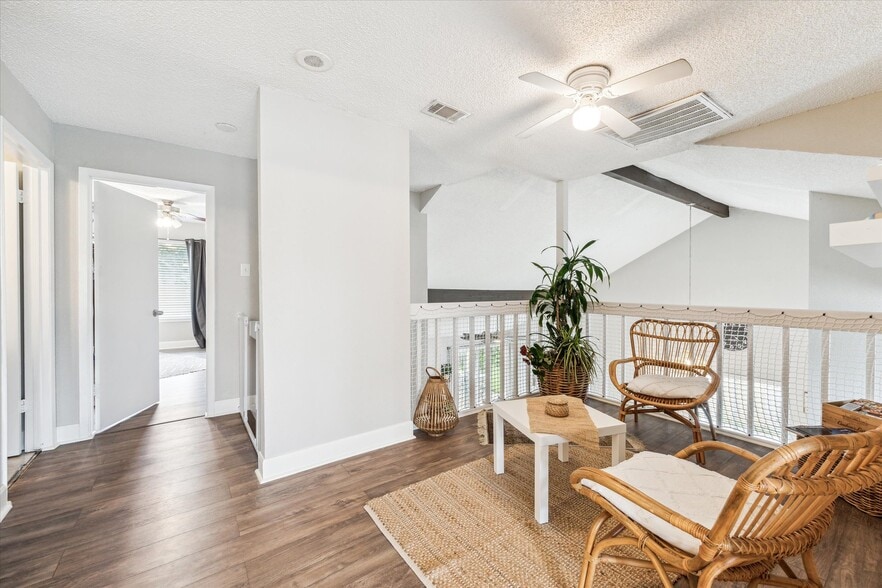 Mezzanine area - 13511 Windchase Ct