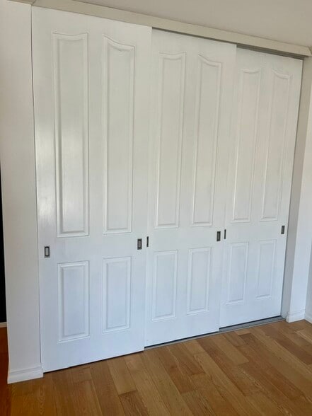 Closet - 918 21st St