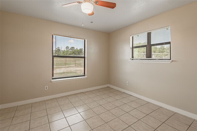 Building Photo - 2303 TX-19