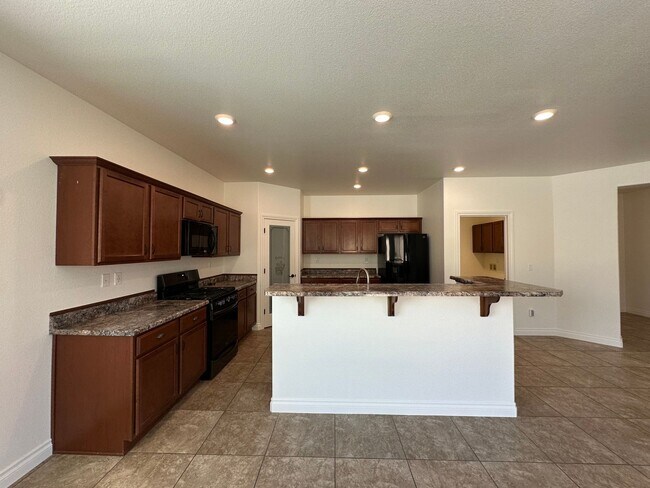 Building Photo - Beautiful Cold Springs Home