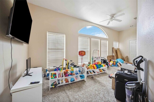 Building Photo - 5027 Creekmont Dr