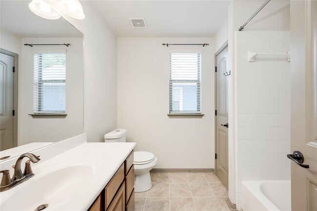 Building Photo - 483 McGarity
