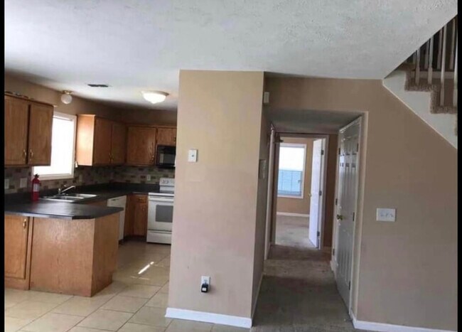 Building Photo - 321 Clearlake Dr