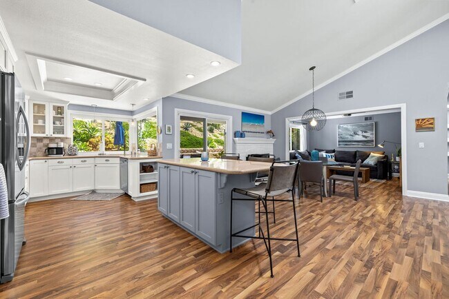Building Photo - 33232 Sea Bright Dr