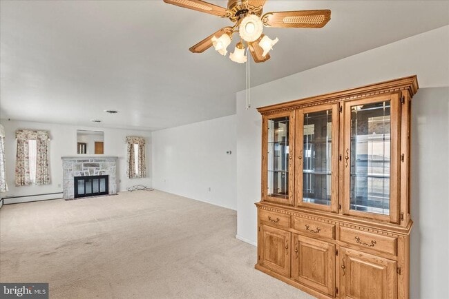 Building Photo - 1055 S Main St